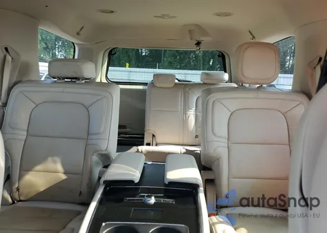 2019 Lincoln Navigator Reserve z USA, uszkodzony, nr VIN 5LMJJ2LTXKEL09234